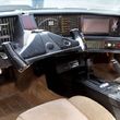 Auto K.I.T.T., kterým jezdil v seriálu Knight Rider, má originální volant i přístrojovou desku