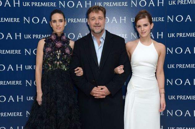 Ve filmu Noe hraje Russell Crowe po boku Emmy Watsonové (vpravo) a Jennifer Connellyové, v soukromí si ale od žen drží odstup.