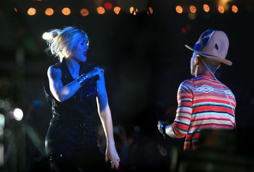 Minulý víkend to spolu rozbalili na festivalu v kalifornském Coachella Valley: Gwen Stefaniová a Pharrell Williams.