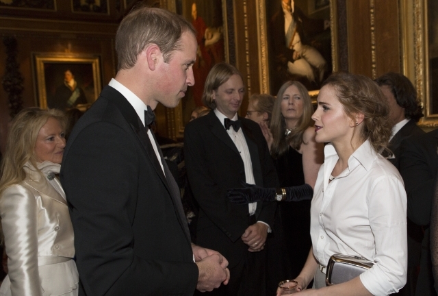 Emma Watsonová se na banketu zapovídala s princem Williamem.