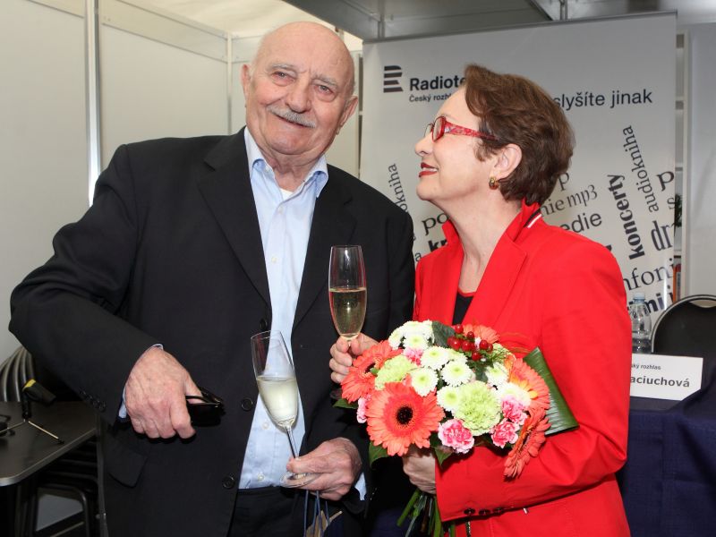 Josef Somr s jeho kolegyní herečkou Hanou Maciuchovou.