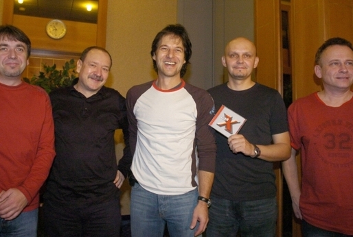 Členové hudební skupiny Team (zleva) Ivan Marček, textař Daniel Hevier, Pavol Habera, Dušan Antalík a Milan Dočekal na tiskové konferenci k vydání alba Team X.