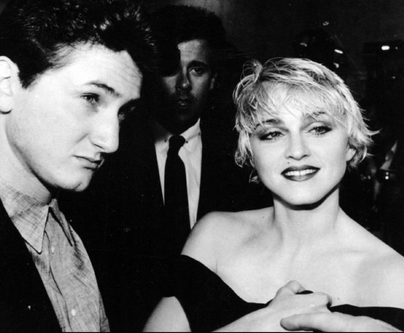 V osmdesátých letech se Sean Penn oženil se zpěvačkou Madonnou.