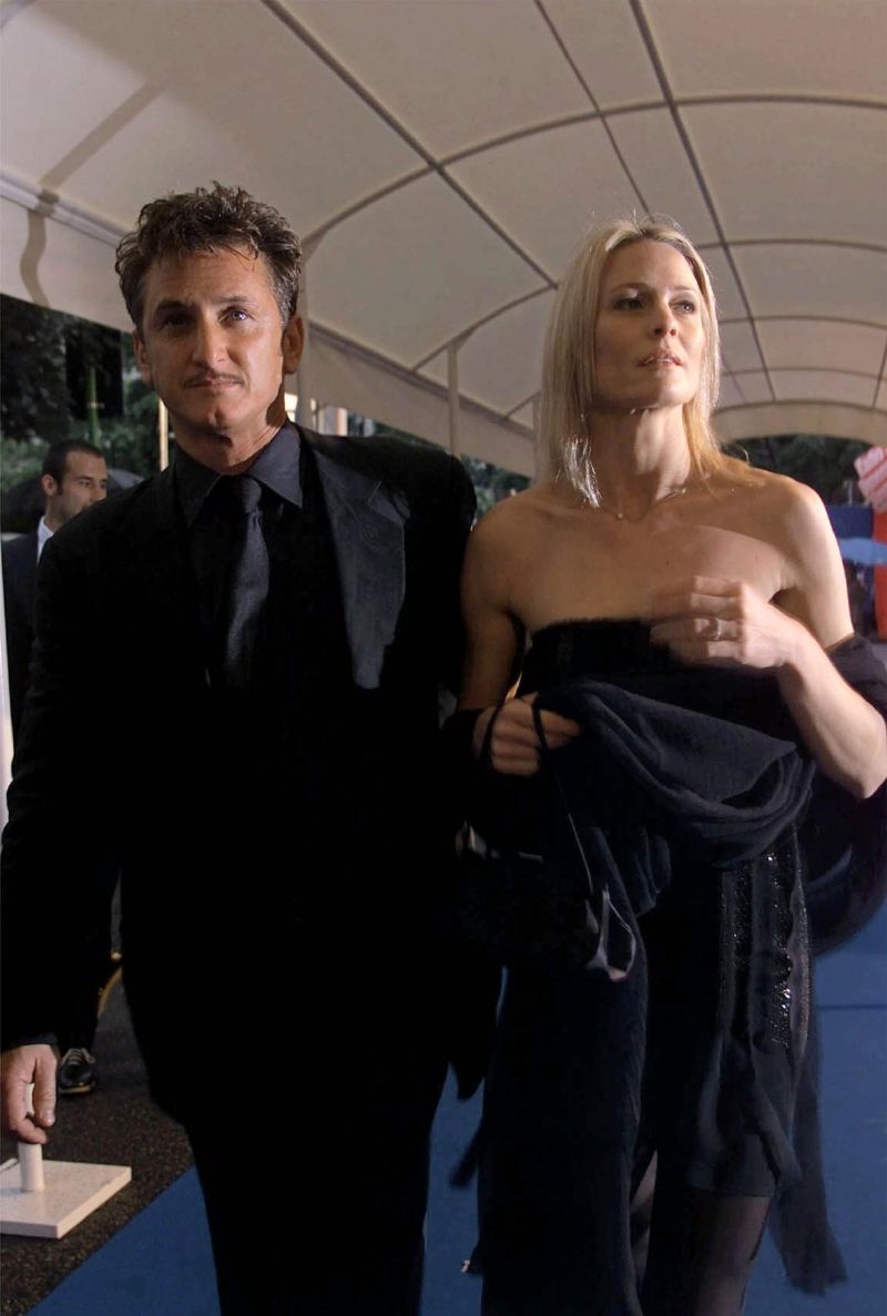 Sean Penn a jeho někdejší druhá manželka, herečka Robin Wright.