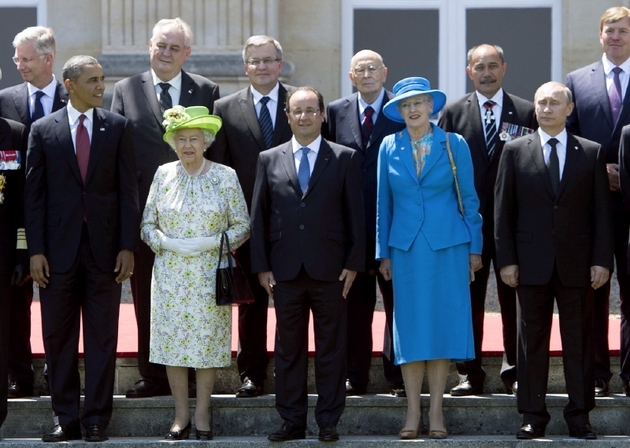 Britská královna se zúčastnila oslav 70. výročí vylodění západních spojenců v Normandii.
