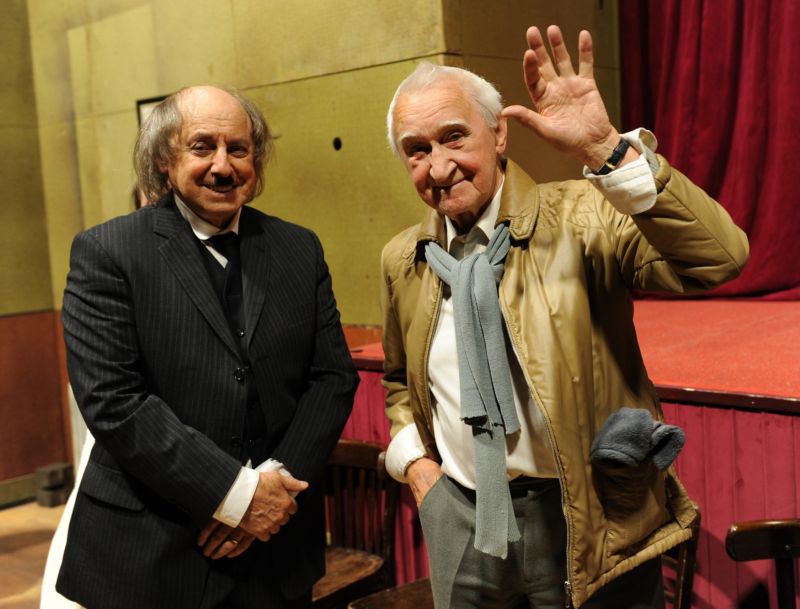 Generace herců Národního divadla, kam patří Boris Hybner s kolegou Milošem Nesvadbou.