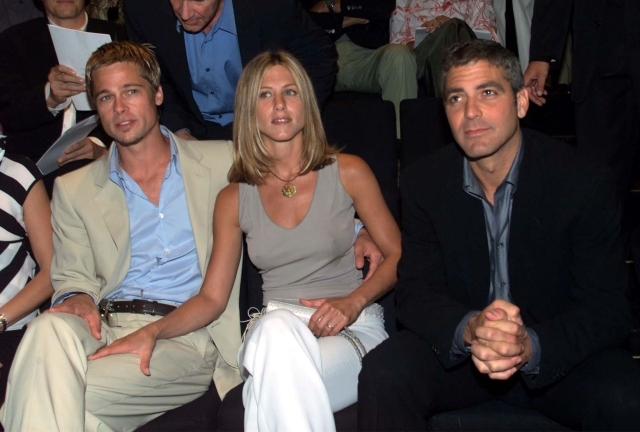 Jennifer i Brad jsou pozvaní na svatbu George Clooneyho. Každý tam ale dorazí s jiným partnerem.