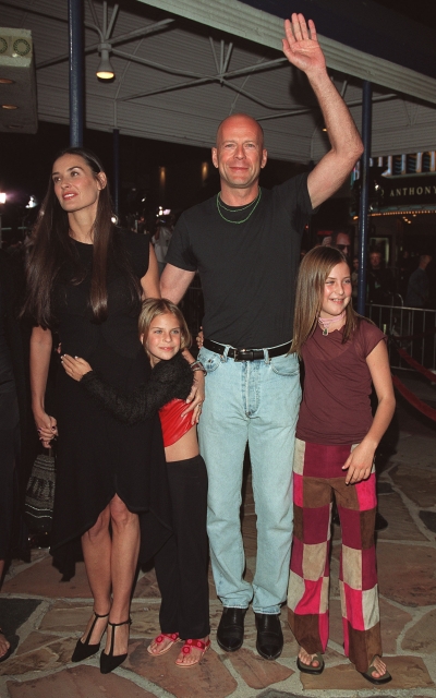 Bruce na archivním snímku s dcerami a bývalou manželkou Demi.
