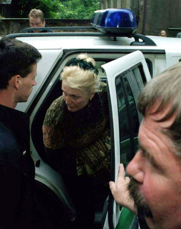 Regina byla zatčena v roce 1998.