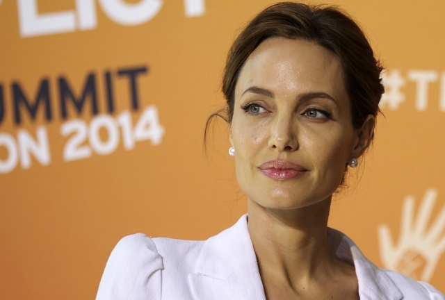 Angelina Jolie měla prý anorektické období už jako dítě. Poruchy příjmu potravy se v souvislosti s jejím jménem řeší stále.