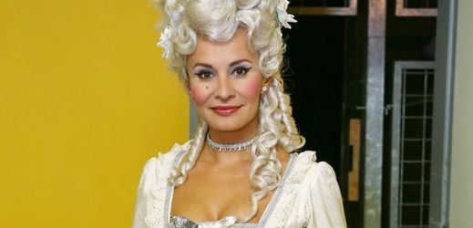 Monika Absolonová ztvárňuje v muzikálu Antoinettu.