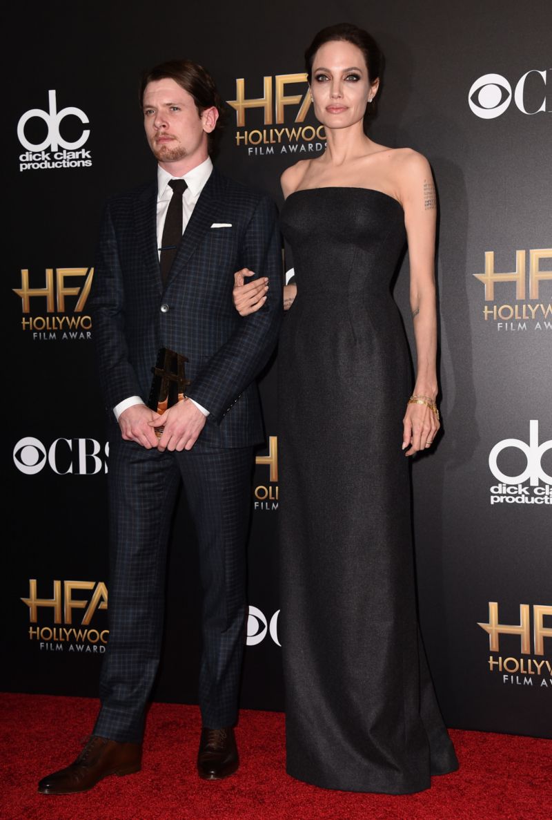  Angelina s Jackem O'Connellem, který hrál ve filmu Nezlomný hlavní roli.