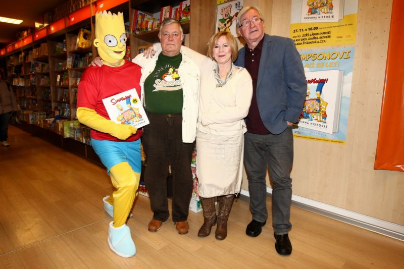 Celé české obsazení oblíbeného seriálu Simpsonovi se sešlo na křtu knihy o žluté rodince ze Springfieldu.