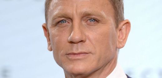 Daniel Craig se příští rok opět objeví v roli Jamese Bonda.