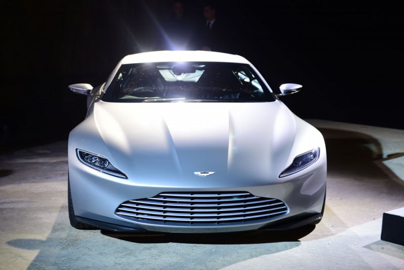 Aston Martin k Bondovi neodmyslitelně patří.