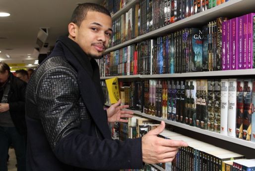 Ben Cristovao navštívil nově otevřené knihkupectví v Praze.