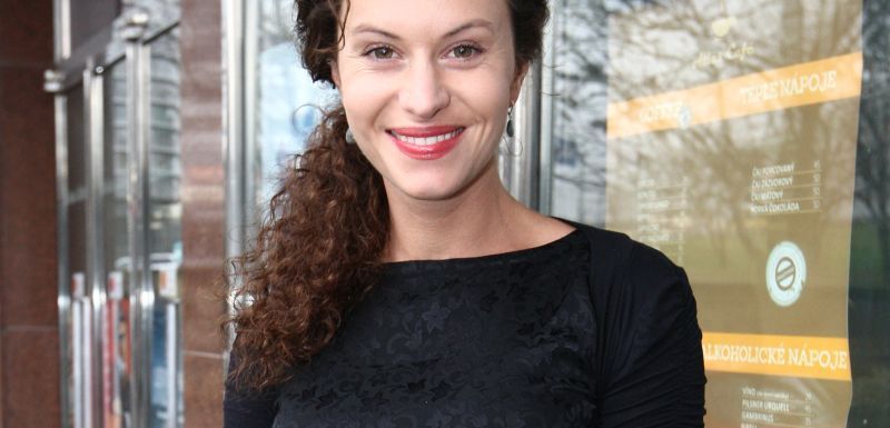 Máša Málková ve filmu ztvárnila postavu Lídy, jejíž příběh byl inspirován Sárou Saudkovou.