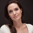 Angelina Jolie se setkala s papežem.