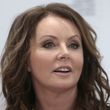 Sarah Brightmanová se účastní vesmírného programu jako turistka.
