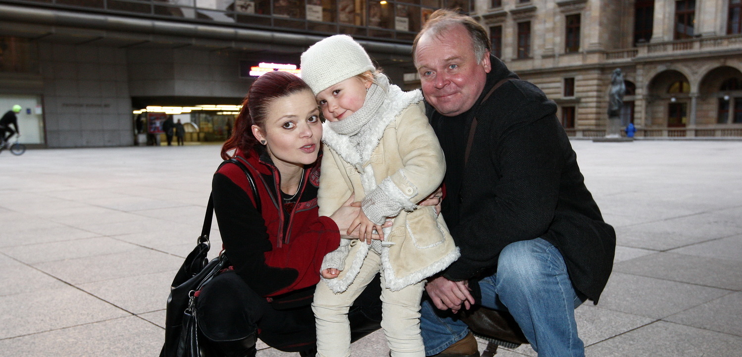 Igor Bareš s manželkou Antonií Talackovou a jejich dcerkou.