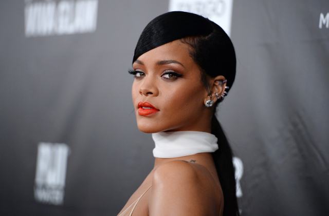 Zpěvačka Rihanna se údajně vídá s miláčkem mnoha žen, hercem Leonardem DiCapriem.