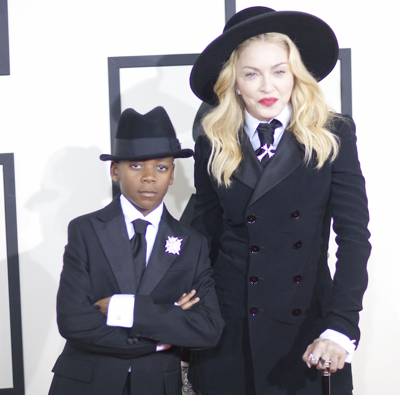 Pro svého adoptivního syna Davida není Madonna dobrý příklad.