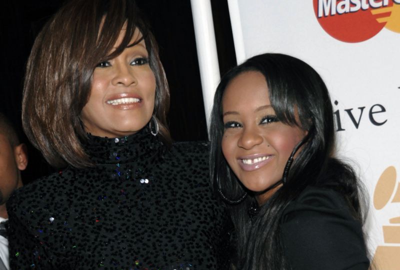 Whitney Houstonovou i její dceru potkal stejný osud.