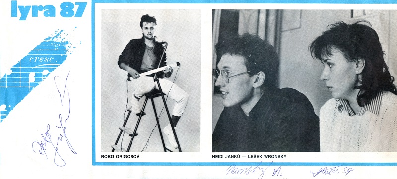 Program Bratislavské lyry z roku 1987 s podepsanými fotografiemi Wronky i Janků. 