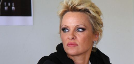 Pamela Andersonová opustila manžela.