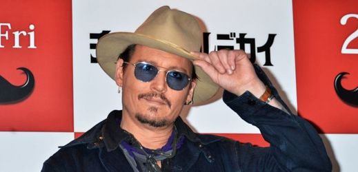 Johnny Depp se ošklivě poranil.