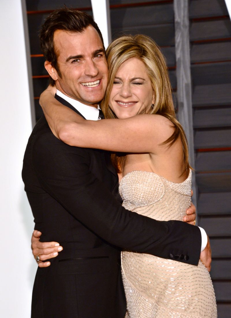 Šťastná Jennifer s přítelem Justinem Therouxem.