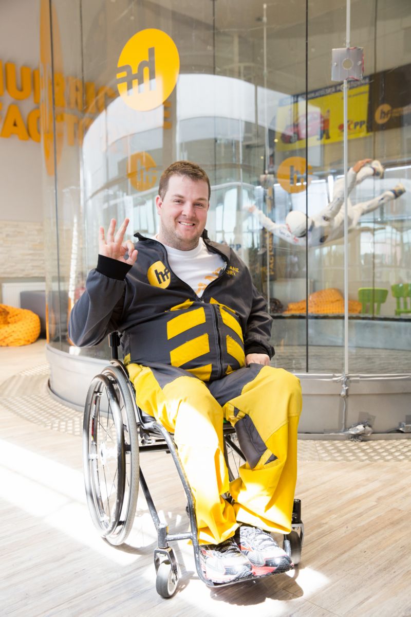 David Drahonínský, držitel dvou paralympijských medailí z lukostřelby, se do létání taky pustil.