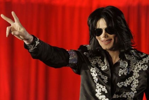 Michael Jackson zemřel v roce 2009. 