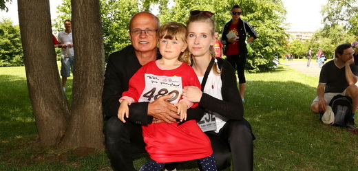 Michal Horáček s rodinou. Přípravy na závod vrcholí.