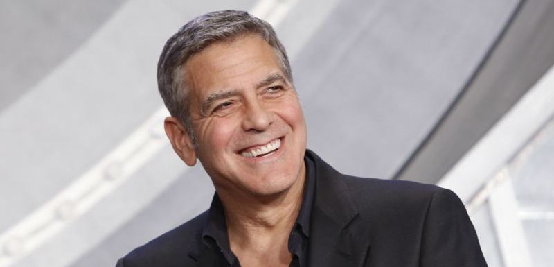 George Clooney a jeho přirozený úsměv.