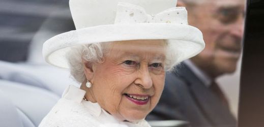 Královna Alžběta II. si bude muset najít jiné sídlo.