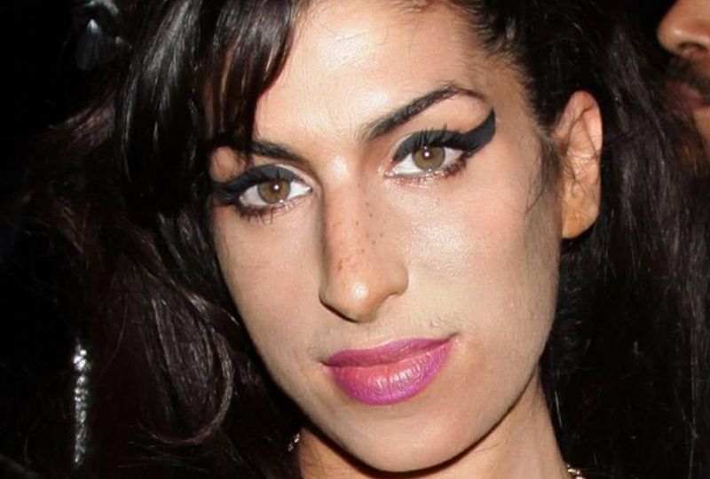 Amy Winehouseová zemřela 23. července 2011.