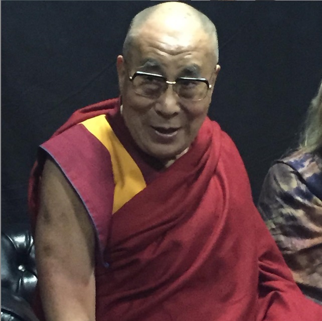 Dalai Lama slavil v Anaheimu 80. narozeniny.