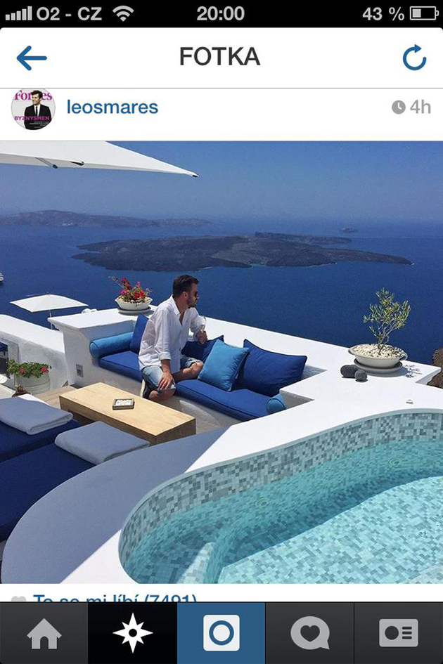 Leoš zveřejnil fotografii z dovolené v Řecku.