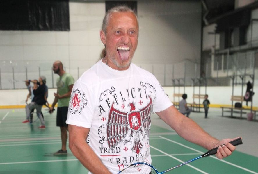 Kamil Střihavka dorazil na turnaj v badmintonu. Týmy však už byly rozlosovány.