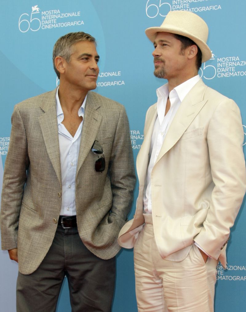 Brad doufá, že blízkost přítele Geroge Clooneyho mu pomůže.