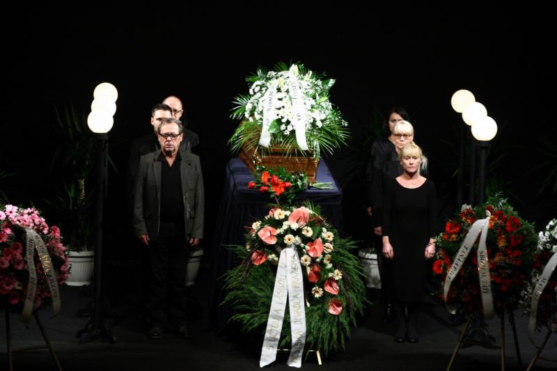 Jako další přišli uctít památku Lubomíra Lipského Dana Batulková, Oldřich Vízner a další.