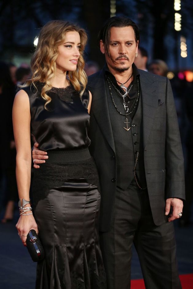 S Johnny dorazila do Londýna i jeho manželka Amber Heard.