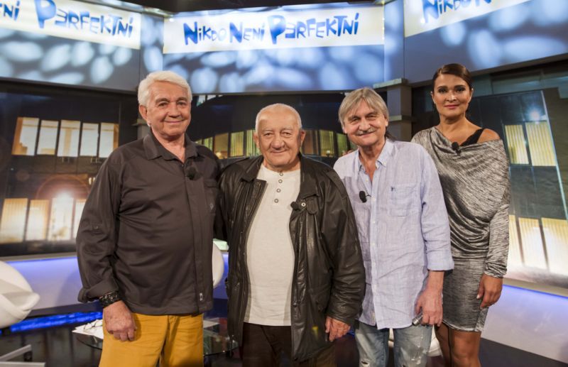V pořadu Nikdo není perfektní Jiřího Krampola (vlevo) se jako hosté představí Zdeněk Srstka (druhý zleva) a Pavel Soukup.