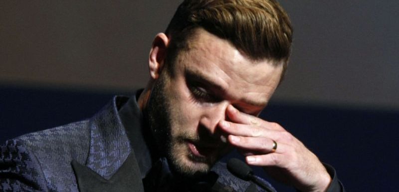 Justin Timberlake sám sebe dojal emocemi nabitým projevem.
