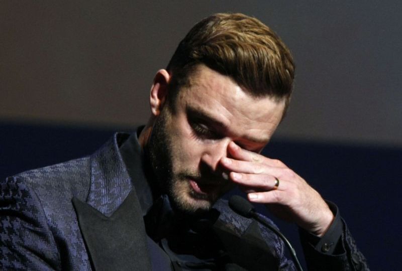 Justin Timberlake sám sebe dojal emocemi nabitým projevem.