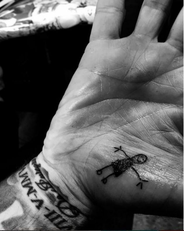 Davidovo nové tetování, jehož autorkou je dcera Harper.