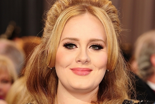 Adele měla vždycky nějaké to kilo navíc. Zajímavé ale je, že u ní to média nikdy nijak zvlášť neřešila, protože jí to prostě sekne.