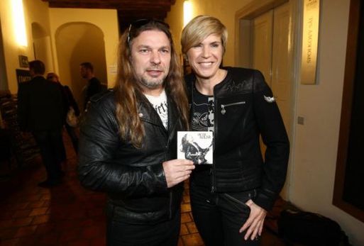 Petr Kolář si za kmotru svého nového CD vybral Kateřinu Neumannovou.