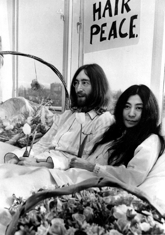 Johnovi a Yoko ale mír dopřán nebyl.